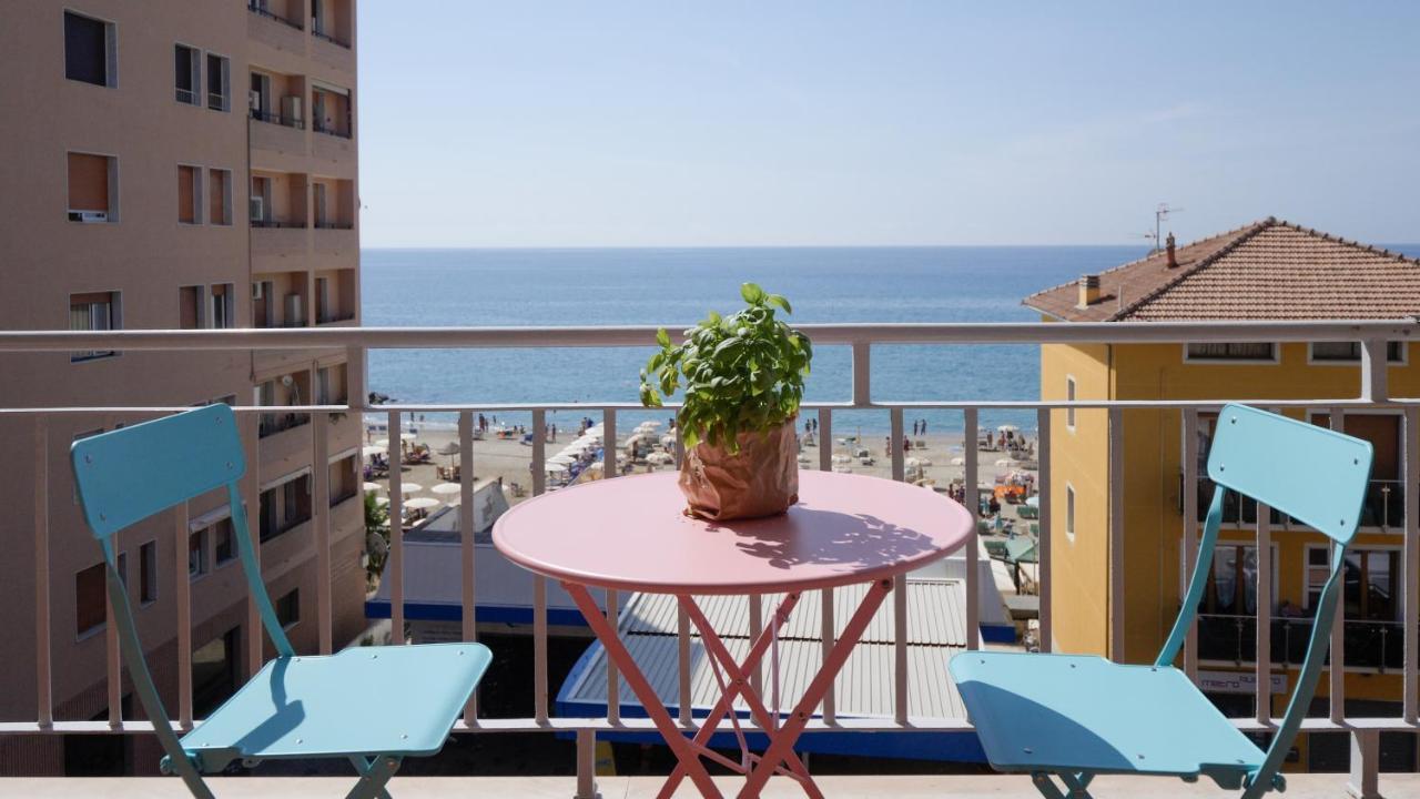 Babyaccommodation Family Panoramic I Pietra Ligure Exteriör bild