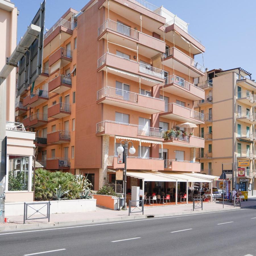 Babyaccommodation Family Panoramic I Pietra Ligure Exteriör bild